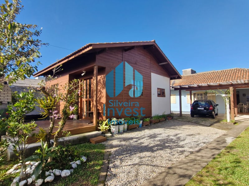 Duas Casas em Terreno a Poucos Minutos do Centro da Cidade e Praias da Região, Areias de Palhocinha | Garopaba - SC